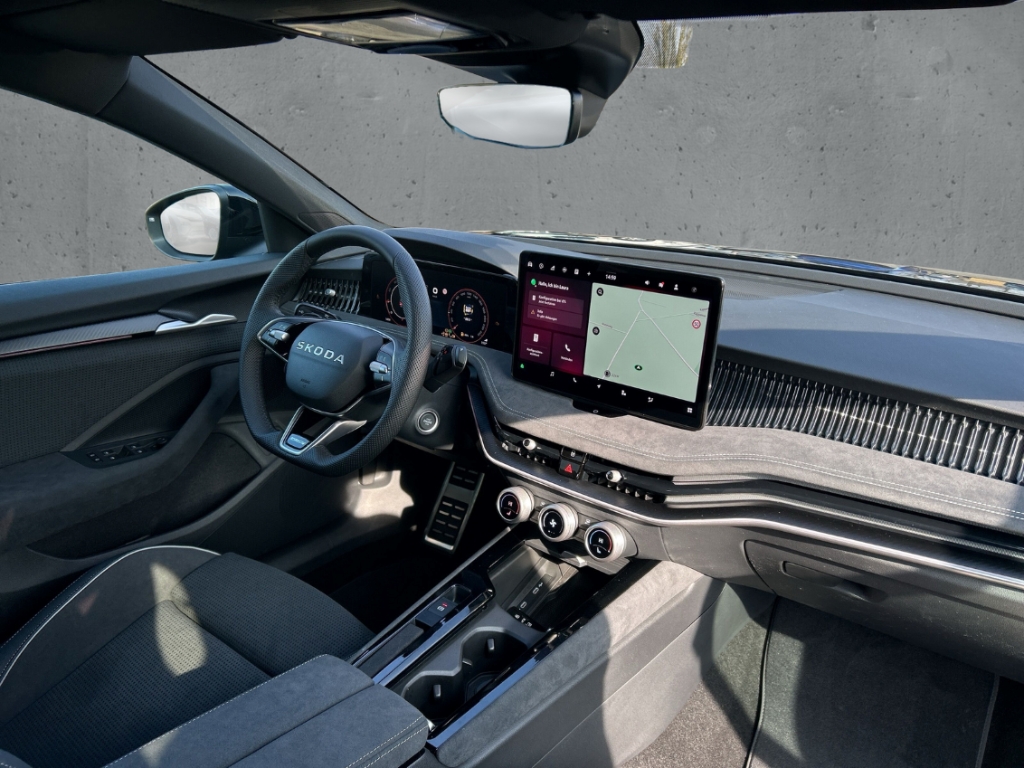 Fahrzeugabbildung SKODA Superb Combi 2.0 TDI DSG SPORTLINE LED e-Sitze AHK