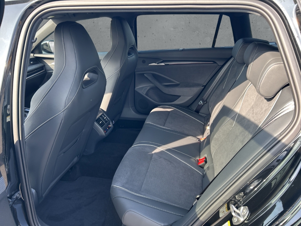 Fahrzeugabbildung SKODA Superb Combi 2.0 TDI DSG SPORTLINE LED e-Sitze AHK
