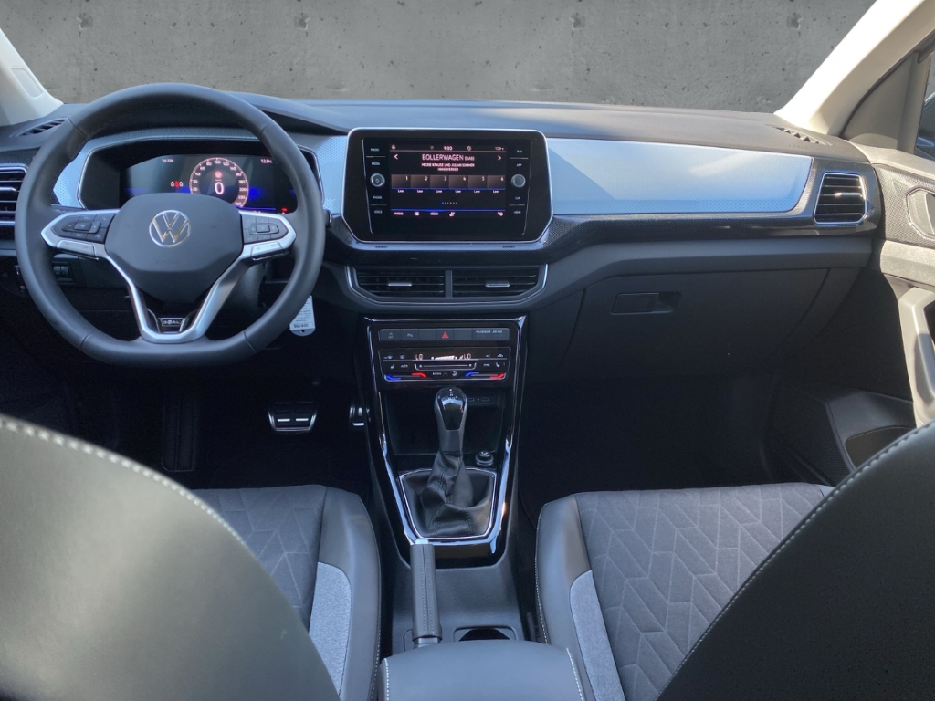Fahrzeugabbildung Volkswagen T-Cross 85 kW 1.0 TSI DSG Life LED IQ Drive SHZ LM17