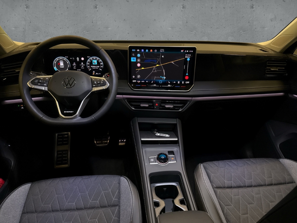 Fahrzeugabbildung Volkswagen Tiguan 1.5 eTSI DSG Energy AHK Navi ACC AreaView