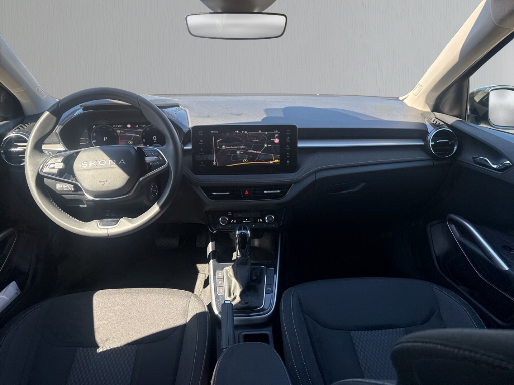 Fahrzeugabbildung SKODA Fabia 1.0 TSI DSG Tour AHK Navi ACC SHZ PDC RKam