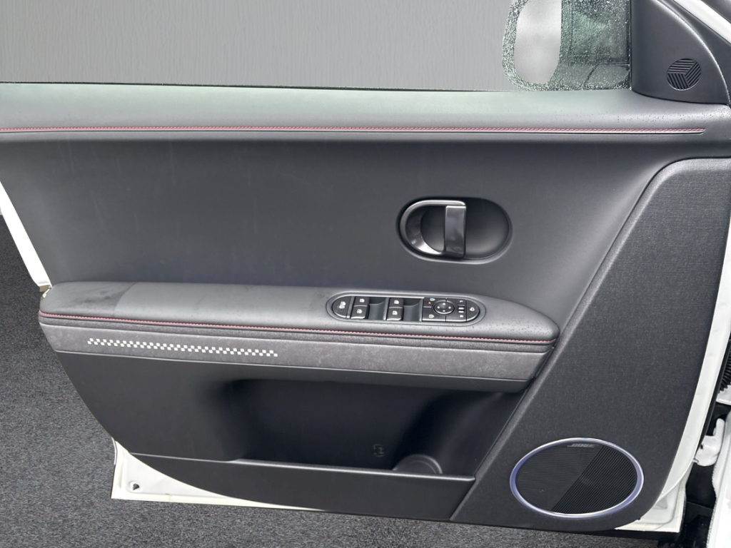 Fahrzeugabbildung Hyundai IONIQ 5 FL MY26 84kWh 4WD N-Line X Sitz-P Panorama Matrix Navi Digitales Cockpit