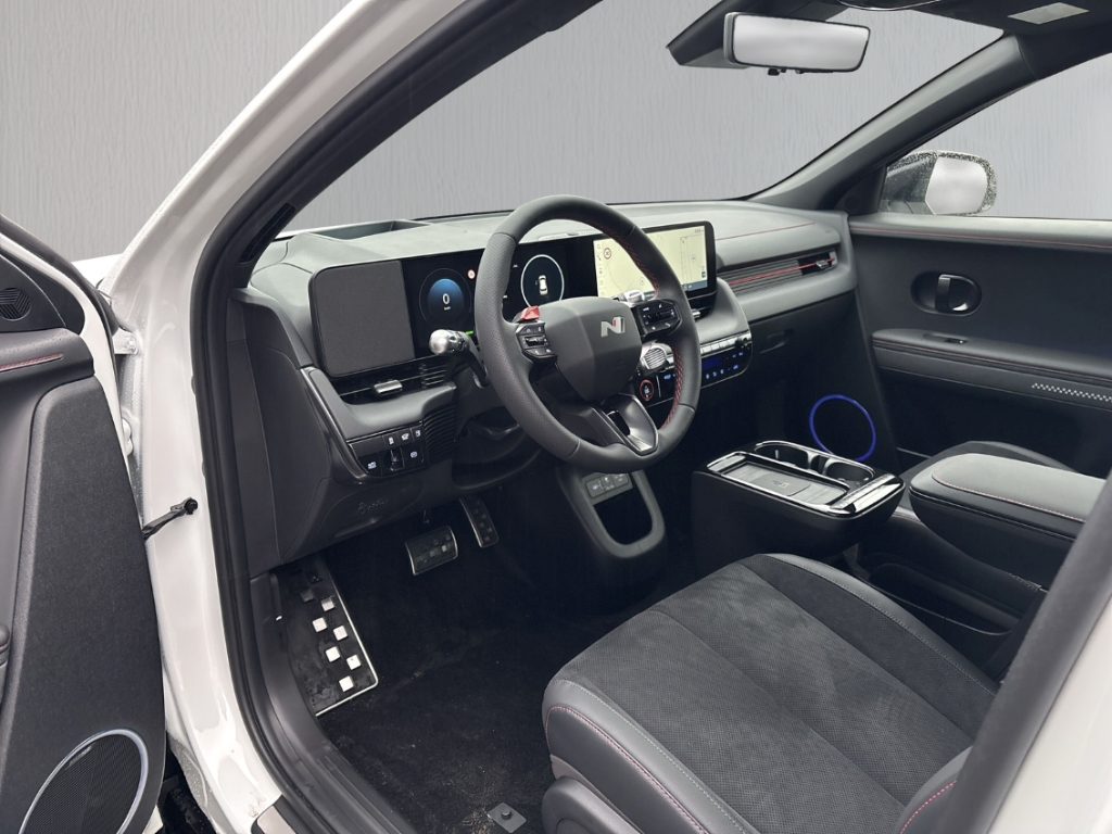 Fahrzeugabbildung Hyundai IONIQ 5 FL MY26 84kWh 4WD N-Line X Sitz-P Panorama Matrix Navi Digitales Cockpit