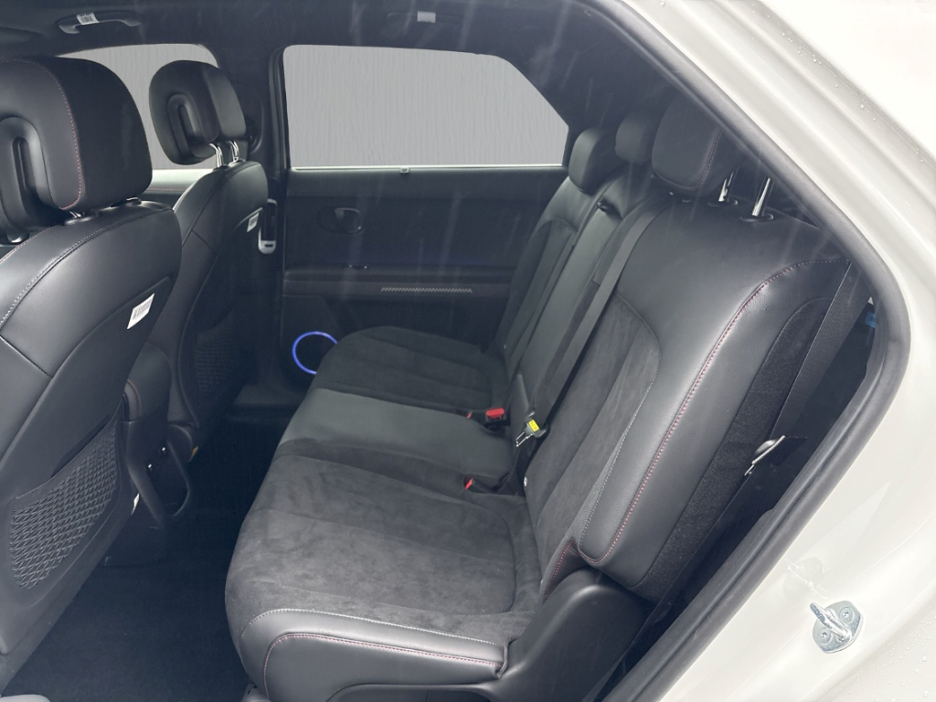 Fahrzeugabbildung Hyundai IONIQ 5 FL MY26 84kWh 4WD N-Line X Sitz-P Panorama Matrix Navi Digitales Cockpit