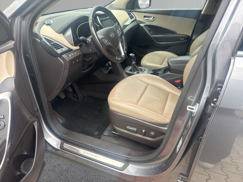 Fahrzeugabbildung Hyundai SANTA FE Premium 2.2 CRDI Leder Kamera SHZ AHK El. Sitze El. Heckklappe