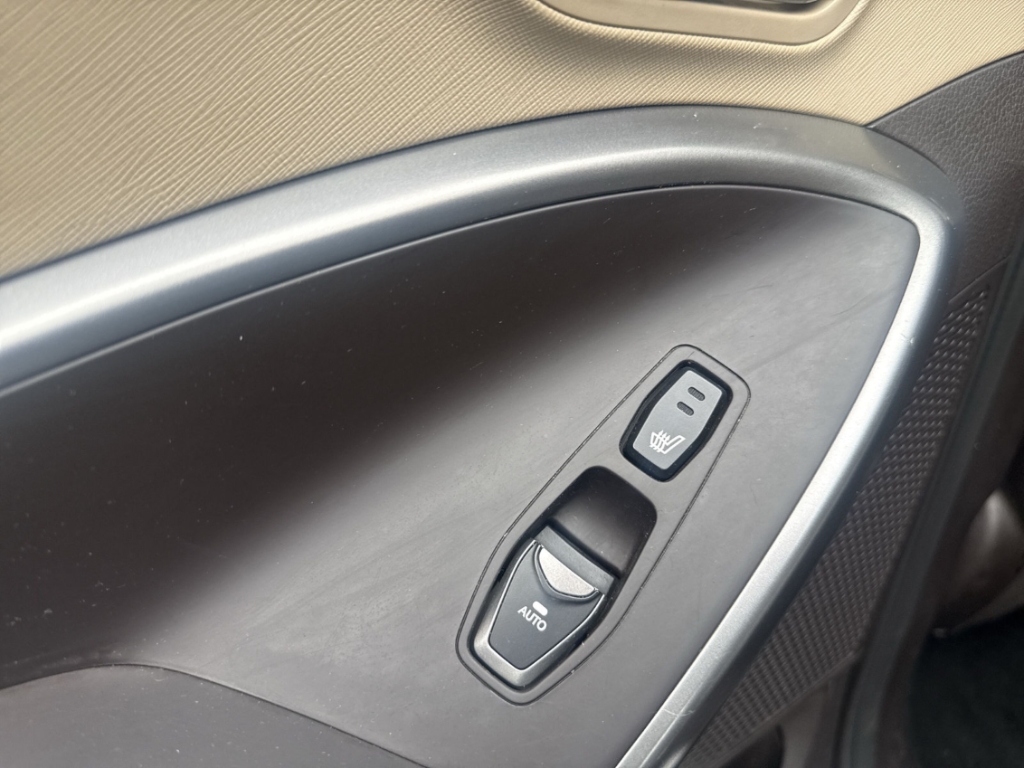 Fahrzeugabbildung Hyundai SANTA FE Premium 2.2 CRDI Leder Kamera SHZ AHK El. Sitze El. Heckklappe