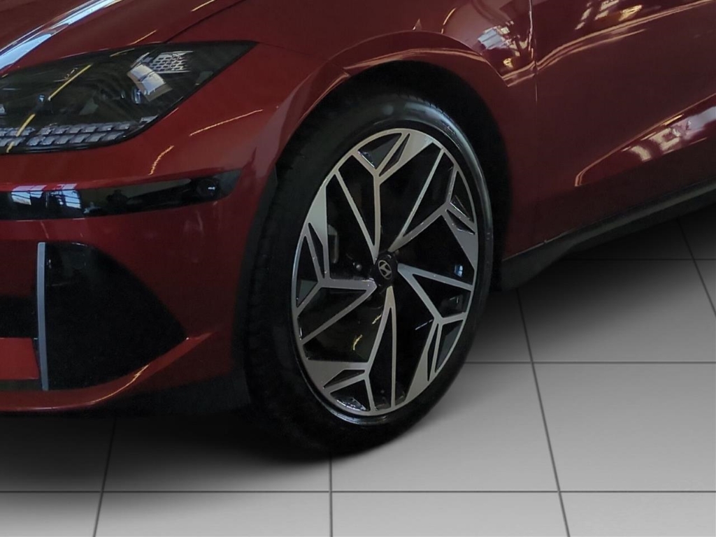 Fahrzeugabbildung Hyundai IONIQ 6 77,4kWh 4WD UNIQ 20LM HUD Navi Digitales Cockpit Memory Sitze Soundsystem