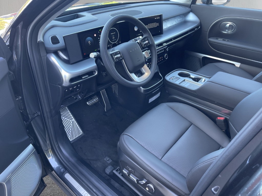 Fahrzeugabbildung Hyundai IONIQ 9 4WD 7-Sitzer MY26 110 kWh UNIQ HUD Niveau Navi Leder Digitales Cockpit Memory Sitze