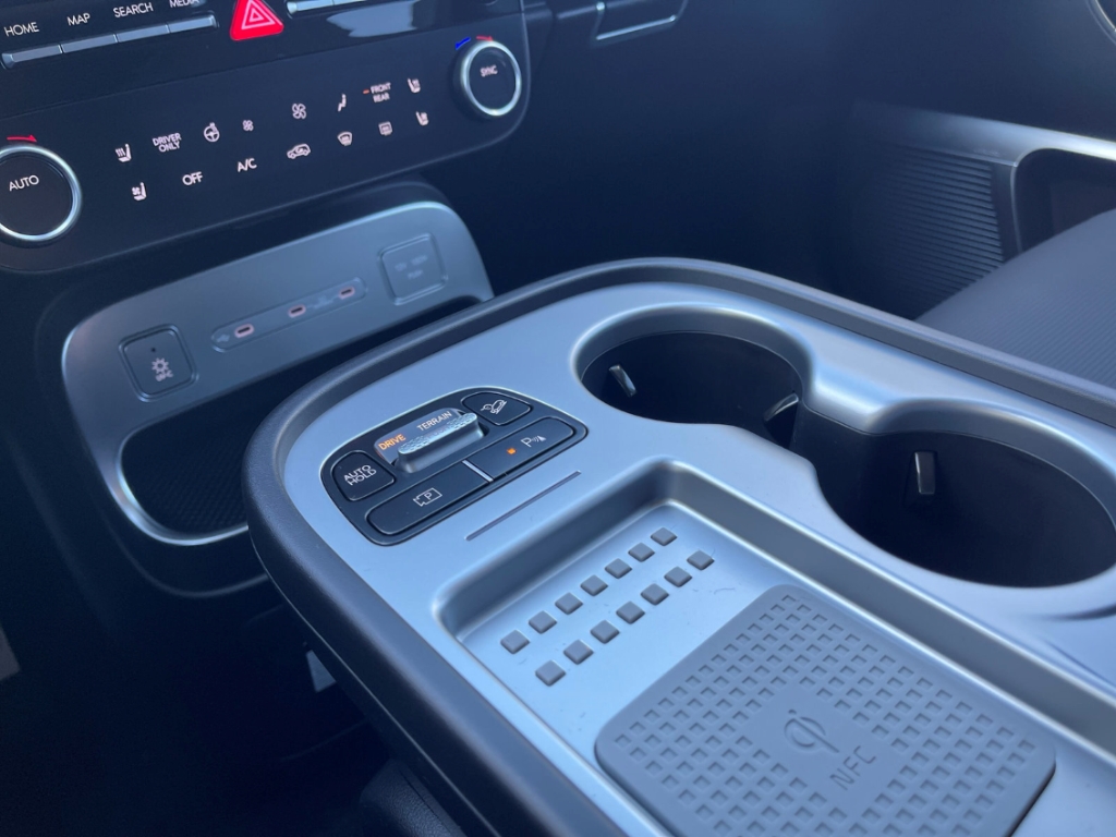 Fahrzeugabbildung Hyundai IONIQ 9 4WD 7-Sitzer MY26 110 kWh UNIQ HUD Niveau Navi Leder Digitales Cockpit Memory Sitze