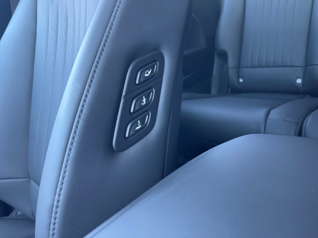 Fahrzeugabbildung Hyundai IONIQ 9 4WD 7-Sitzer MY26 110 kWh UNIQ HUD Niveau Navi Leder Digitales Cockpit Memory Sitze