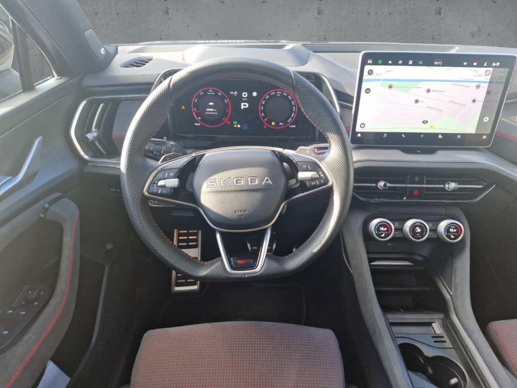 Fahrzeugabbildung SKODA Kodiaq RS TSI 4x4 DSG AHK MatrLED Pano StHzg Kam