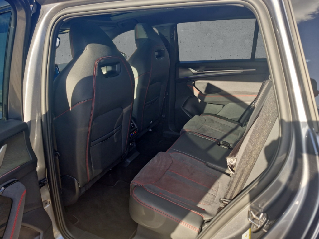 Fahrzeugabbildung SKODA Kodiaq RS TSI 4x4 DSG AHK MatrLED Pano StHzg Kam