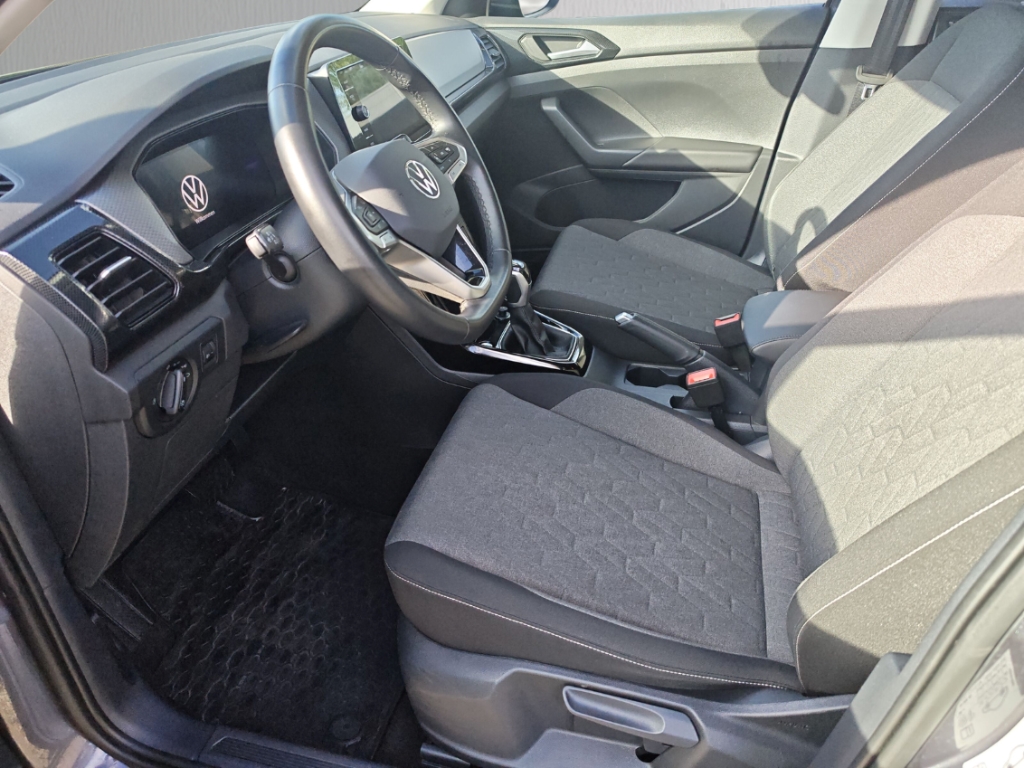 Fahrzeugabbildung Volkswagen T-Cross 1.0 TSI DSG Life LED IQ. Drive SHZ LM17