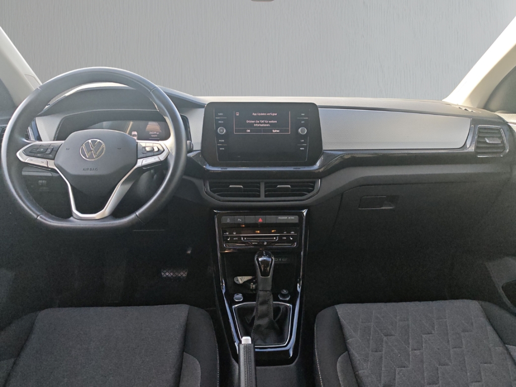 Fahrzeugabbildung Volkswagen T-Cross 1.0 TSI DSG Life LED IQ. Drive SHZ LM17
