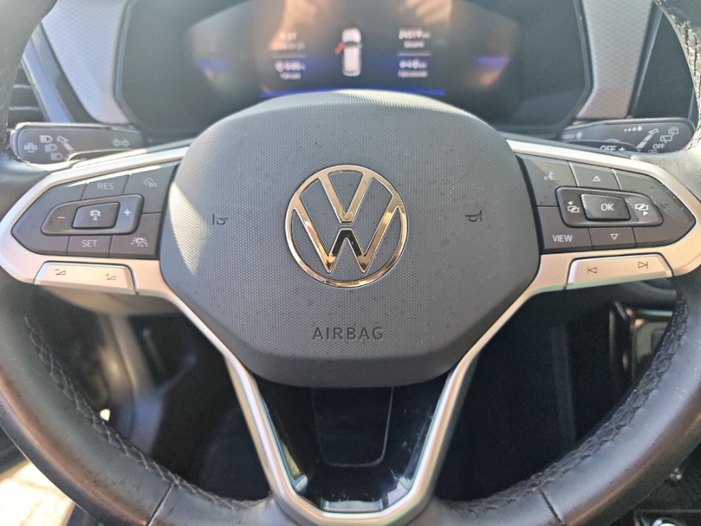 Fahrzeugabbildung Volkswagen T-Cross 1.0 TSI DSG Life LED IQ. Drive SHZ LM17
