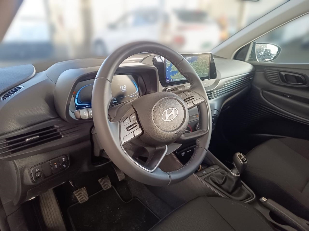 Fahrzeugabbildung Hyundai BAYON FL 1.0 T-GDI MT MY25 Select Navi Apple CarPlay Android Auto Fahrerprofil Musikstreaming