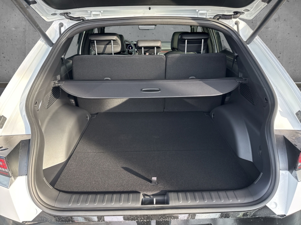 Fahrzeugabbildung Hyundai IONIQ 5 FL MY26 84kWh 2WD N-Line X Sitz-P Panorama Matrix Navi Digitales Cockpit