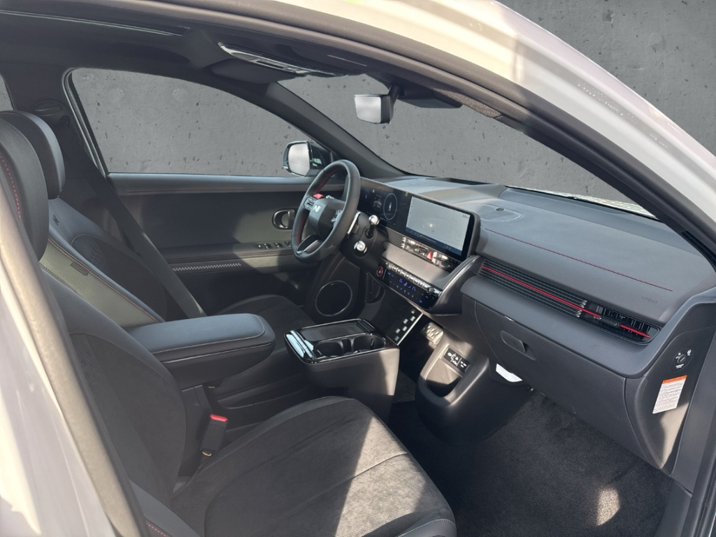 Fahrzeugabbildung Hyundai IONIQ 5 FL MY26 84kWh 2WD N-Line X Sitz-P Panorama Matrix Navi Digitales Cockpit