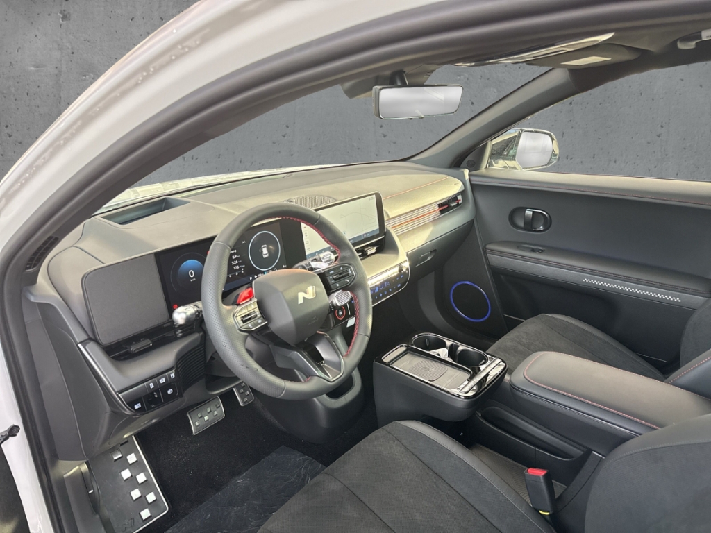 Fahrzeugabbildung Hyundai IONIQ 5 FL MY26 84kWh 2WD N-Line X Sitz-P Panorama Matrix Navi Digitales Cockpit