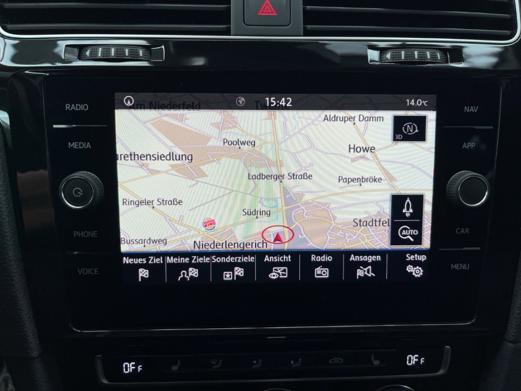 Fahrzeugabbildung Volkswagen Golf VII BMT Start-Stopp 2.0 TDI EU6d-T 7 Var 2.0TDI DSG Highline AHK DynLED Navi A