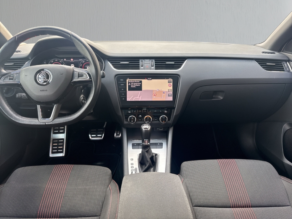 Fahrzeugabbildung SKODA Octavia Combi 2.0TSI DSG 4x4 Sport Edition Pano