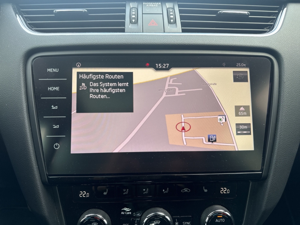 Fahrzeugabbildung SKODA Octavia Combi 2.0TSI DSG 4x4 Sport Edition Pano