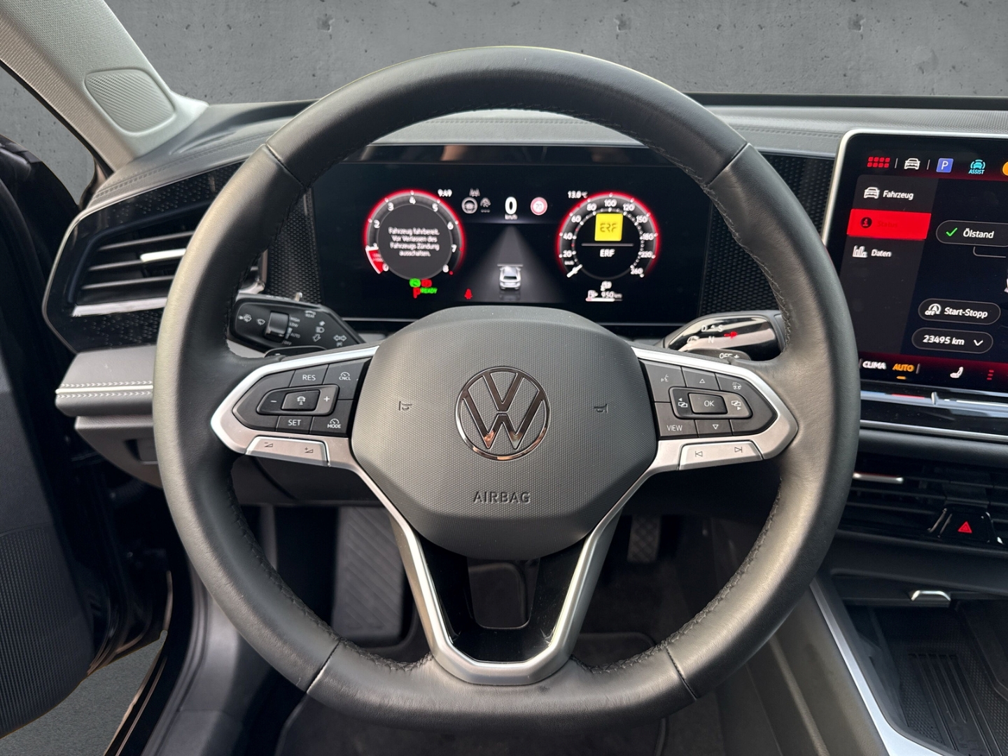 Fahrzeugabbildung Volkswagen Passat Variant 1.5 eTSI DSG Business AHK Nav ACC