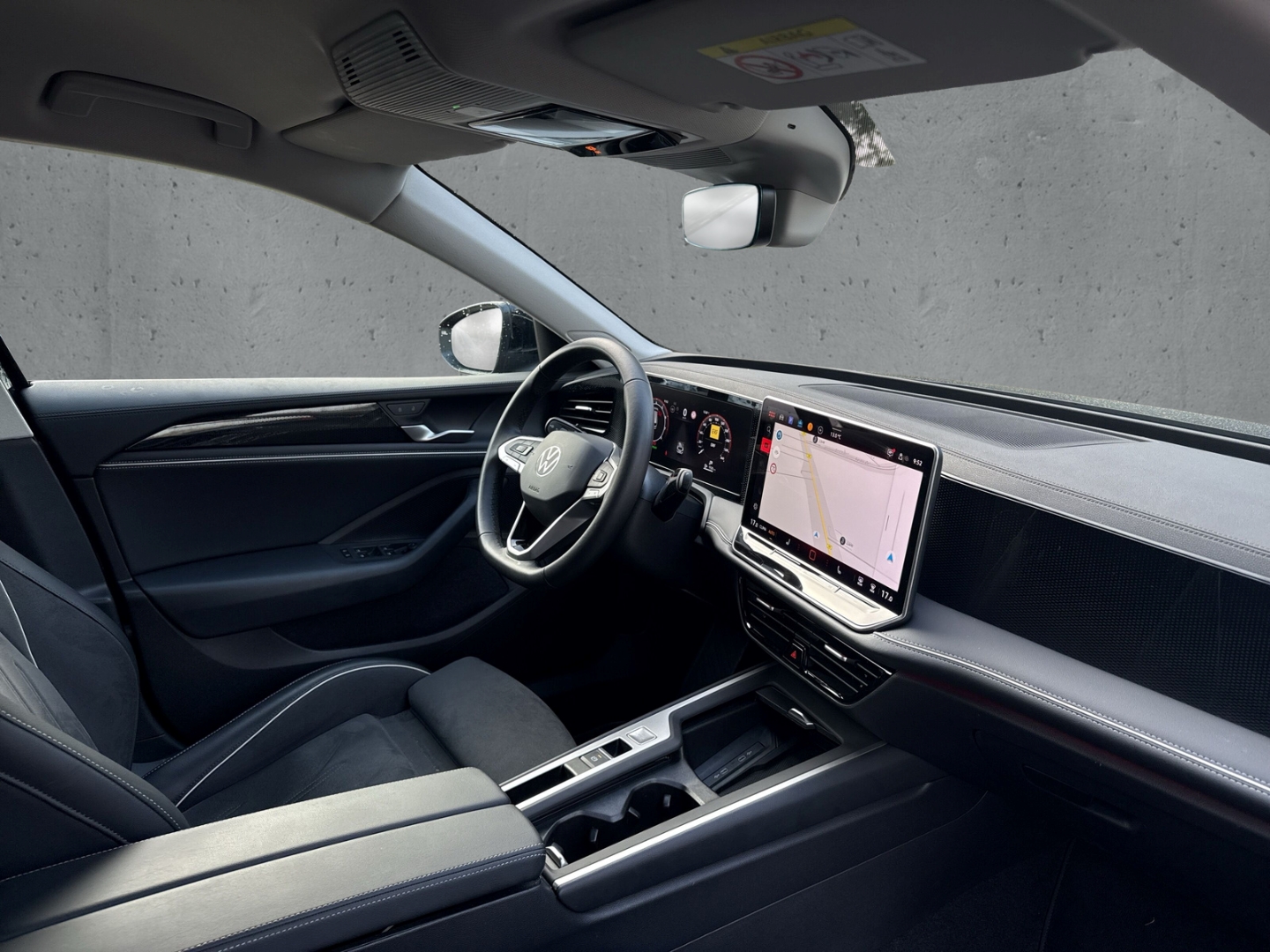 Fahrzeugabbildung Volkswagen Passat Variant 1.5 eTSI DSG Business AHK Nav ACC