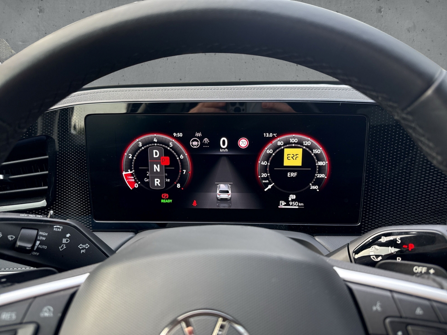 Fahrzeugabbildung Volkswagen Passat Variant 1.5 eTSI DSG Business AHK Nav ACC