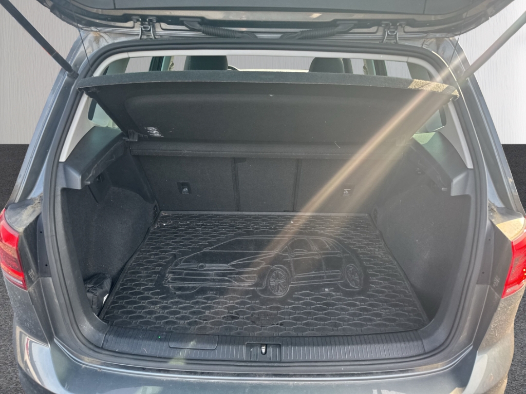 Fahrzeugabbildung Volkswagen Golf Sportsvan VII 1.0 TSI Apple CarPlay Temp
