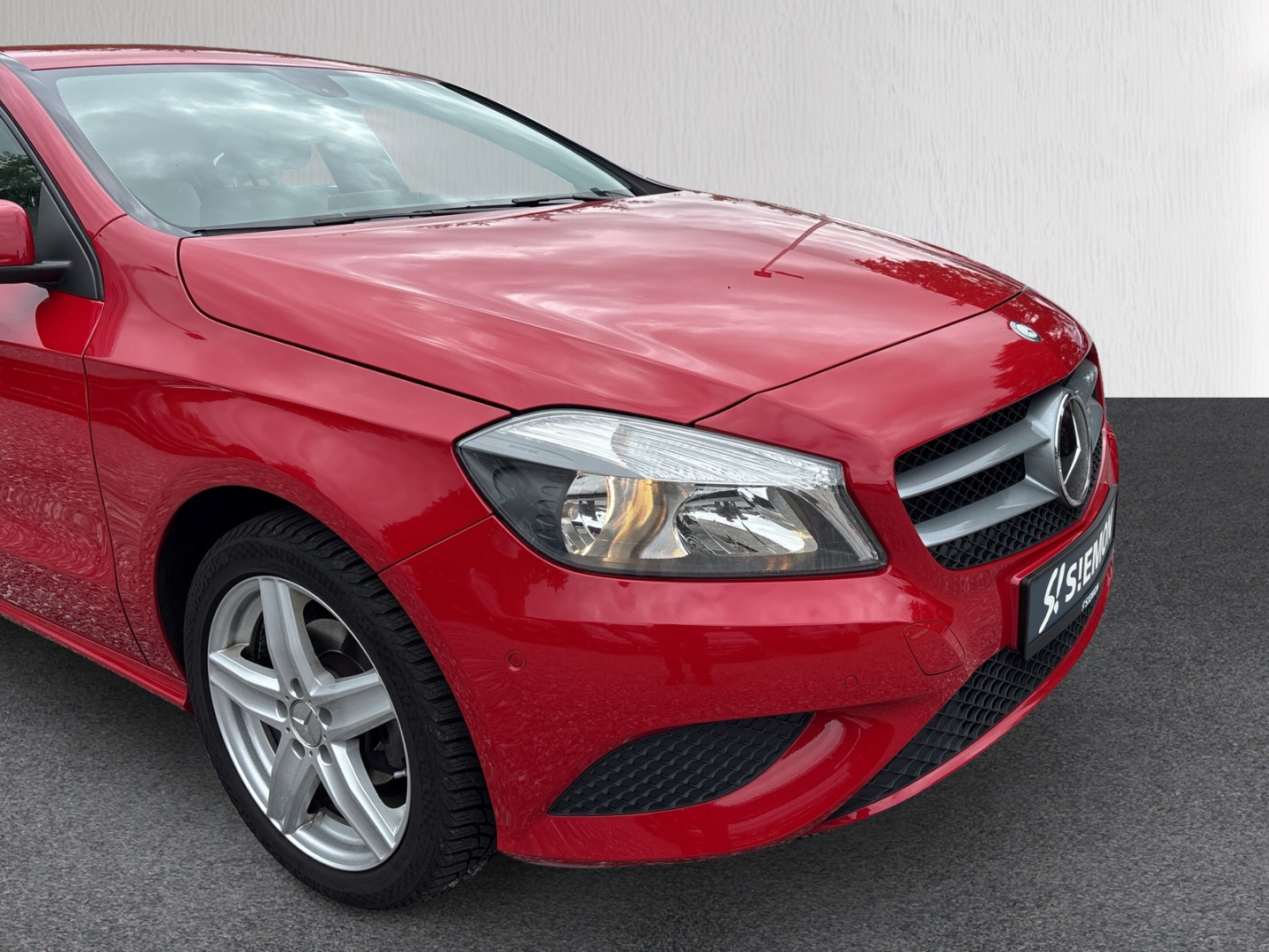Fahrzeugabbildung Mercedes-Benz A 180 BlueEfficiency LIM RFK GJR ParlLenkAss LMF