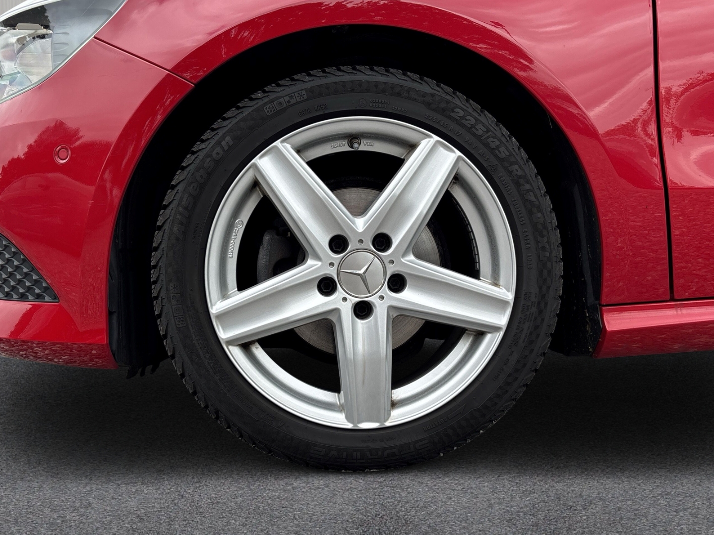 Fahrzeugabbildung Mercedes-Benz A 180 BlueEfficiency LIM RFK GJR ParlLenkAss LMF