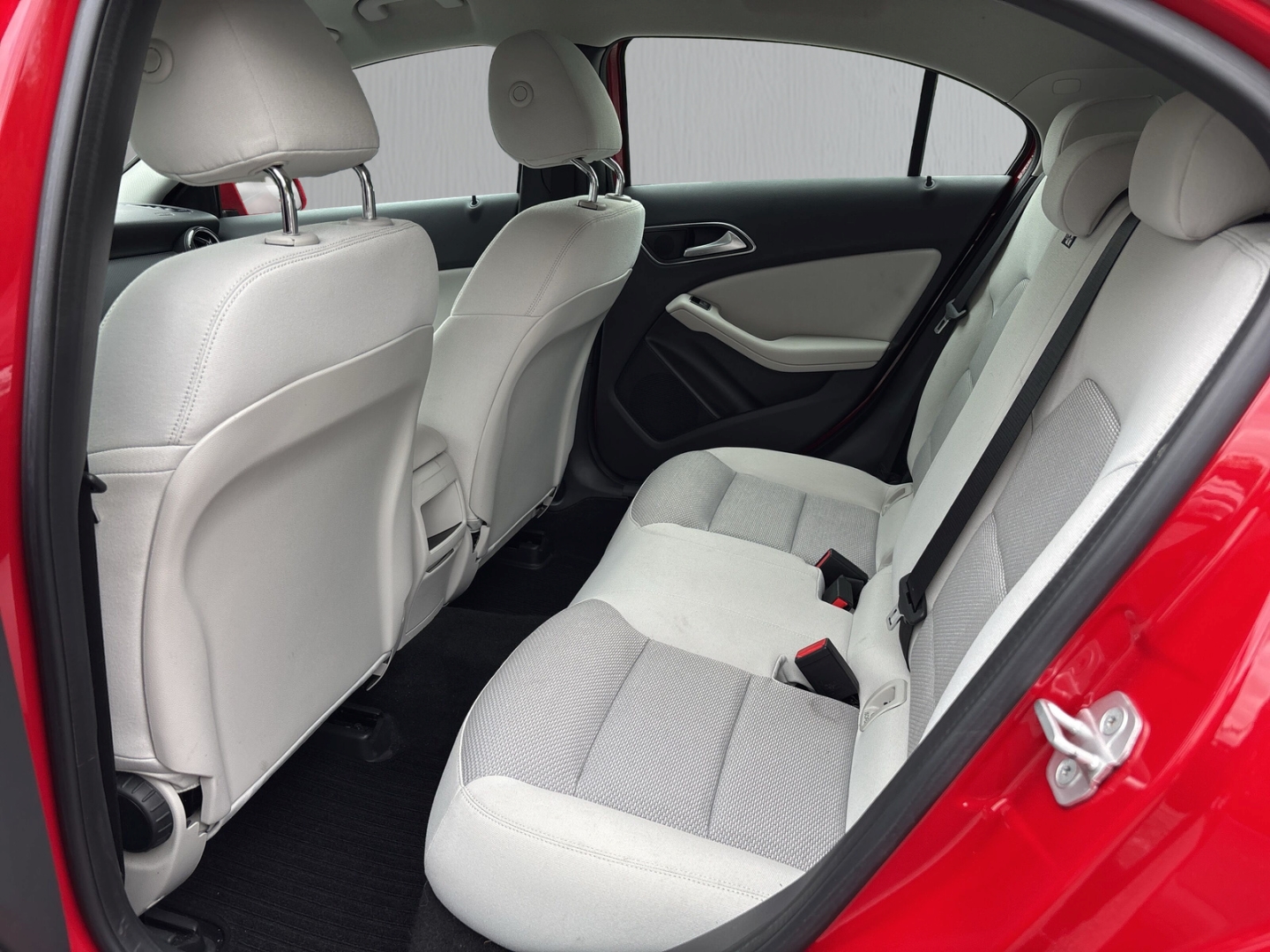 Fahrzeugabbildung Mercedes-Benz A 180 BlueEfficiency LIM RFK GJR ParlLenkAss LMF