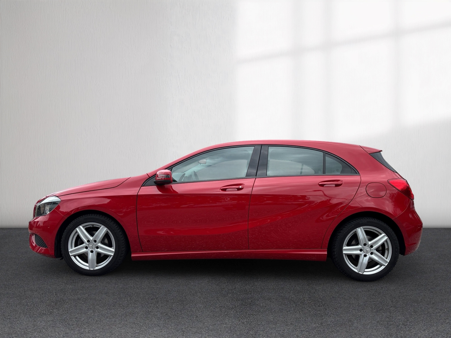 Fahrzeugabbildung Mercedes-Benz A 180 BlueEfficiency LIM RFK GJR ParlLenkAss LMF