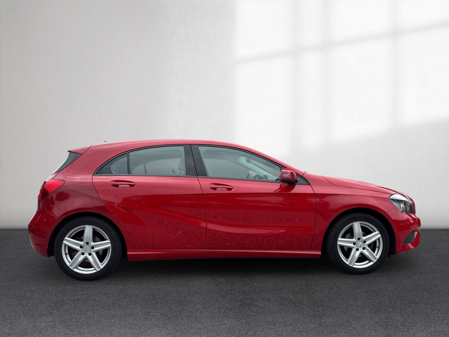 Fahrzeugabbildung Mercedes-Benz A 180 BlueEfficiency LIM RFK GJR ParlLenkAss LMF