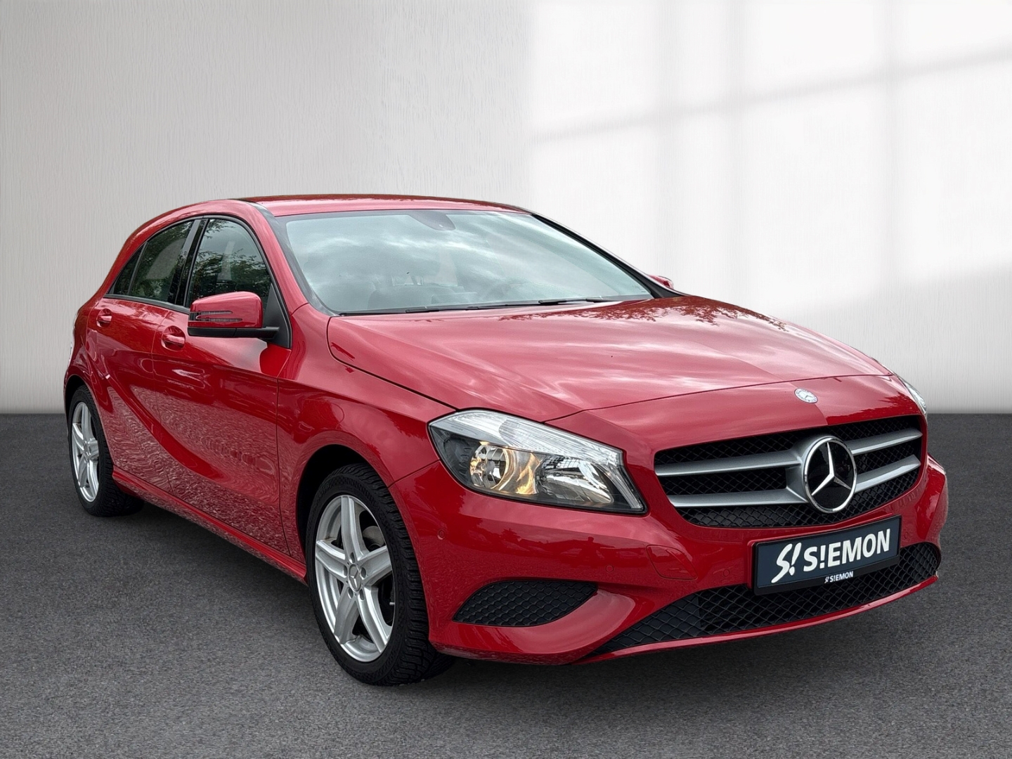 Fahrzeugabbildung Mercedes-Benz A 180 BlueEfficiency LIM RFK GJR ParlLenkAss LMF