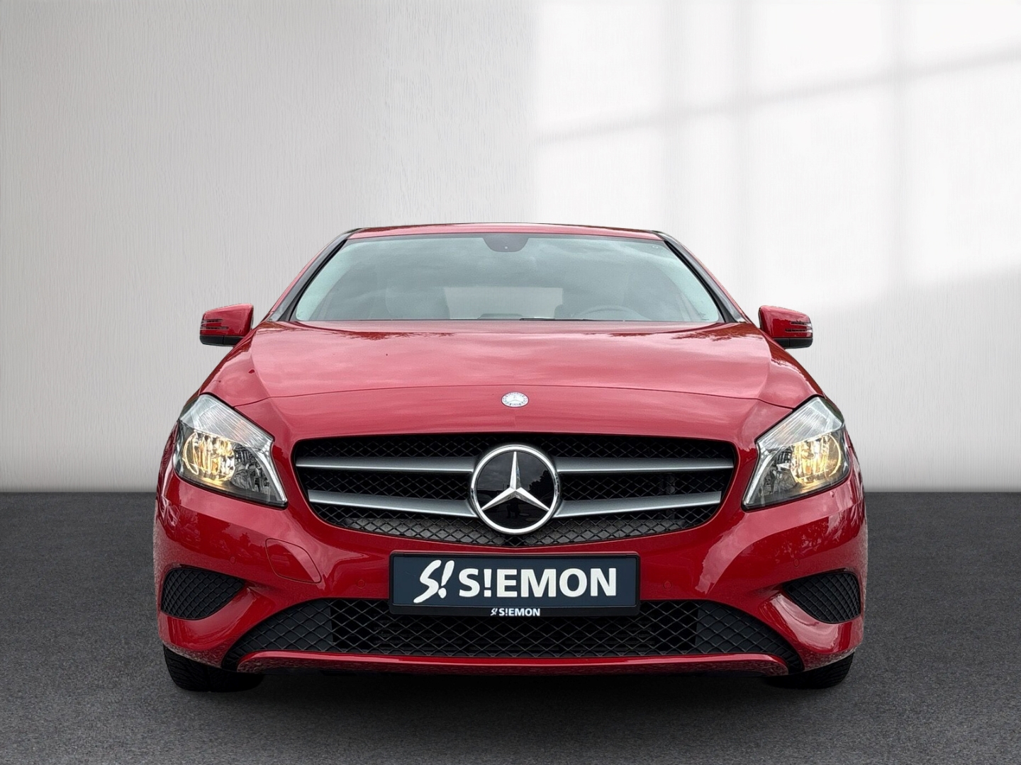 Fahrzeugabbildung Mercedes-Benz A 180 BlueEfficiency LIM RFK GJR ParlLenkAss LMF