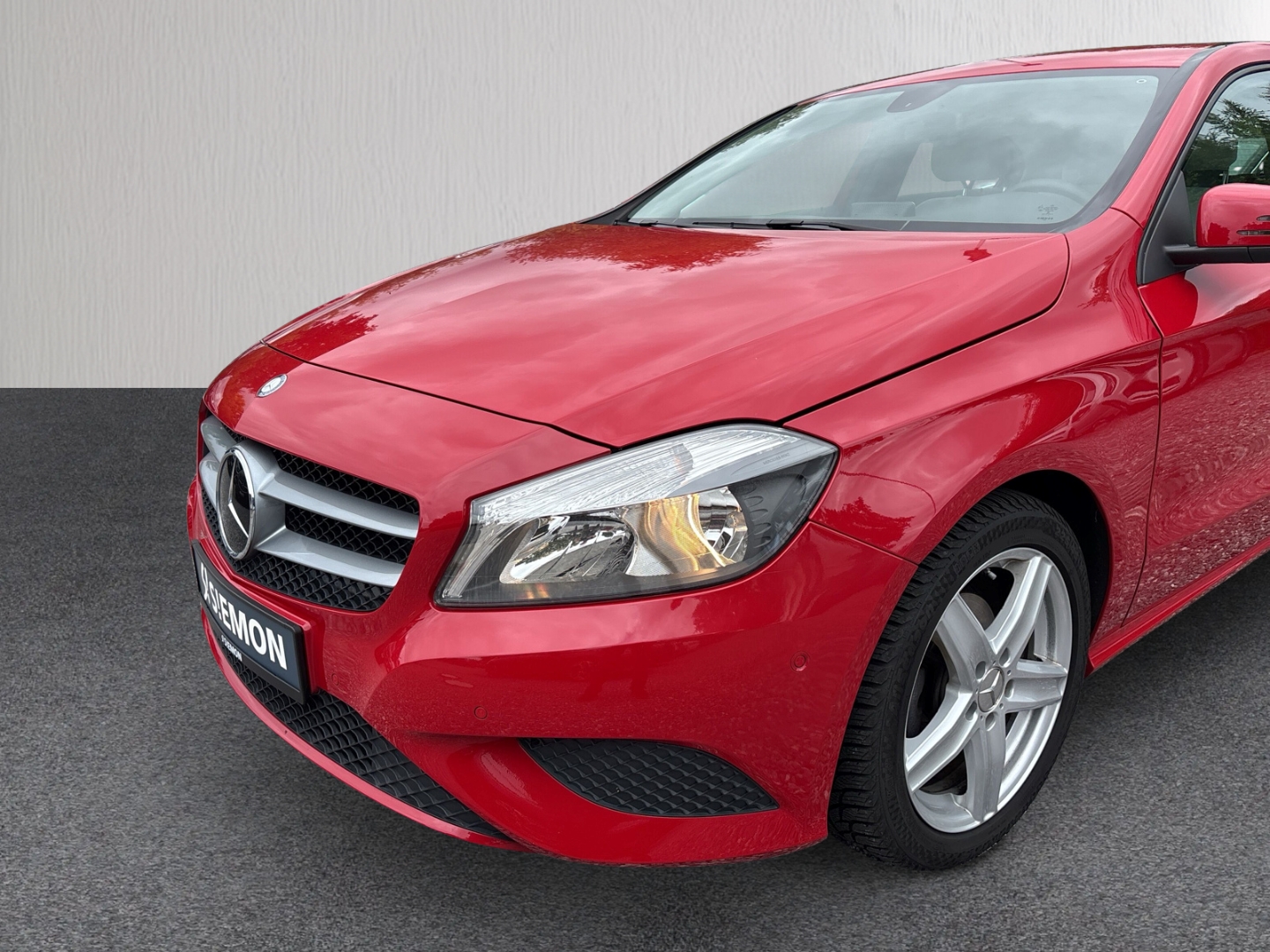 Fahrzeugabbildung Mercedes-Benz A 180 BlueEfficiency LIM RFK GJR ParlLenkAss LMF