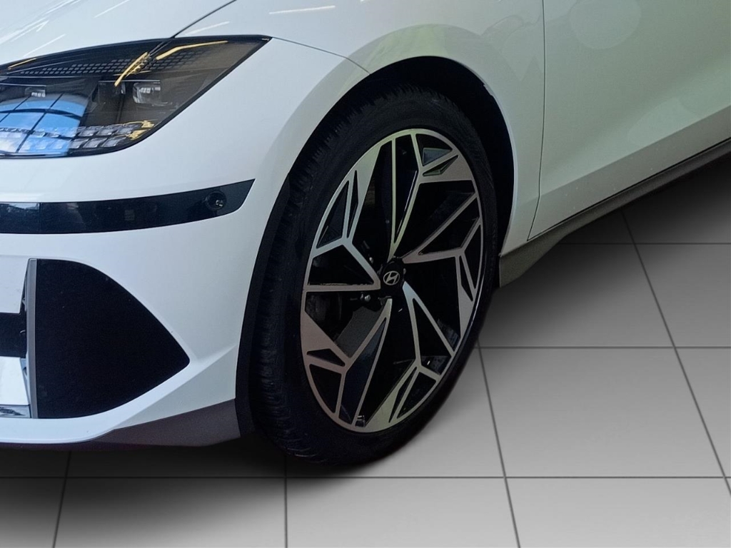 Fahrzeugabbildung Hyundai IONIQ 6 77,4kWh 4WD UNIQ Dig-Spiegel 20LM Schiebedach HUD Navi Digitales Cockpit Memory Sitze