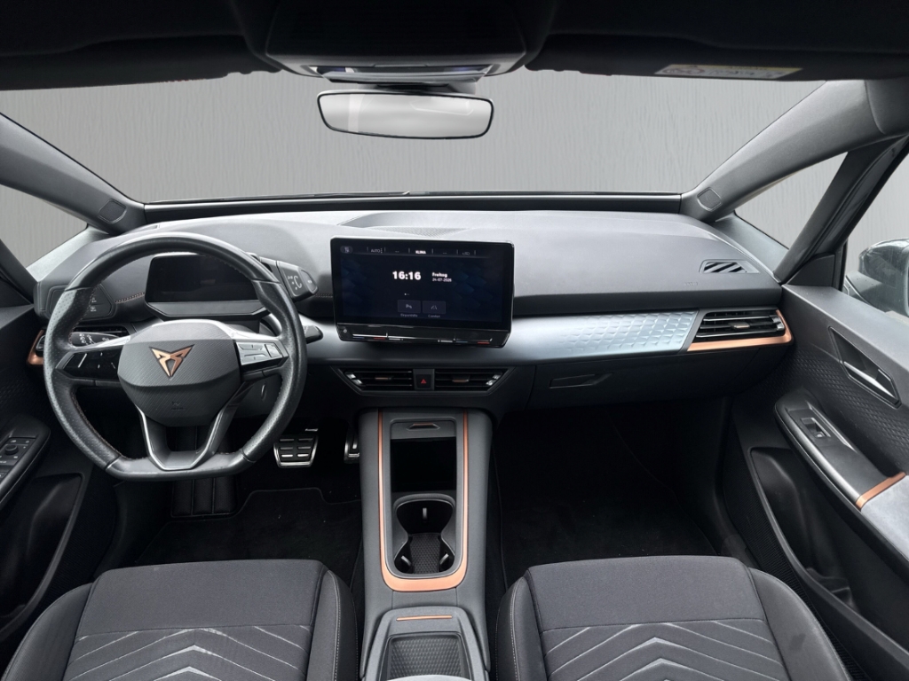 Fahrzeugabbildung CUPRA Born 62KWH ACC WÄRMEPUMPE LED SHZ KLIM NAV