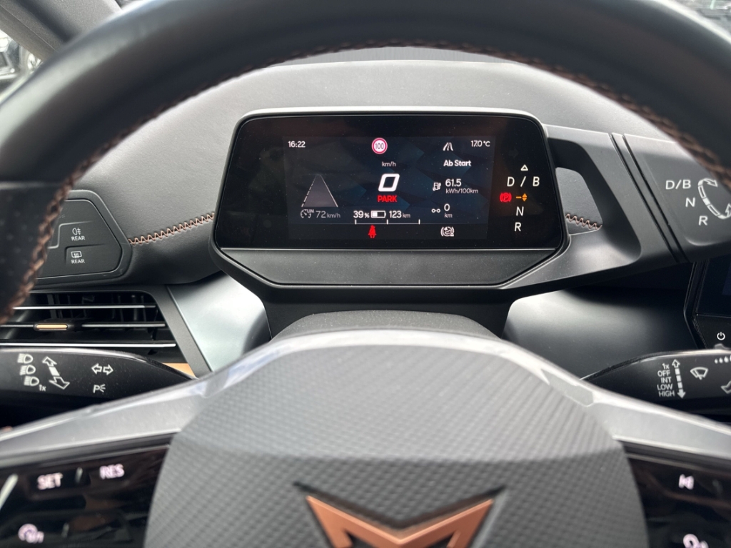 Fahrzeugabbildung CUPRA Born 62KWH ACC WÄRMEPUMPE LED SHZ KLIM NAV