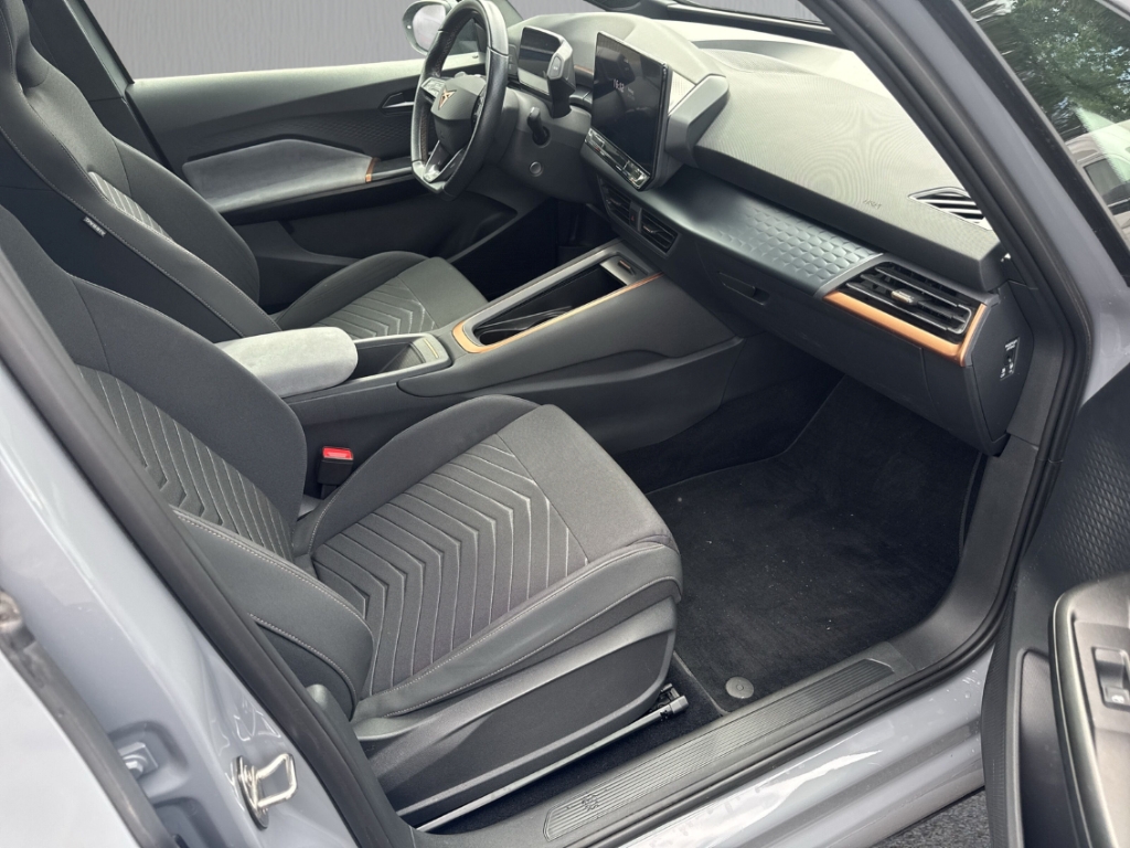 Fahrzeugabbildung CUPRA Born 62KWH ACC WÄRMEPUMPE LED SHZ KLIM NAV