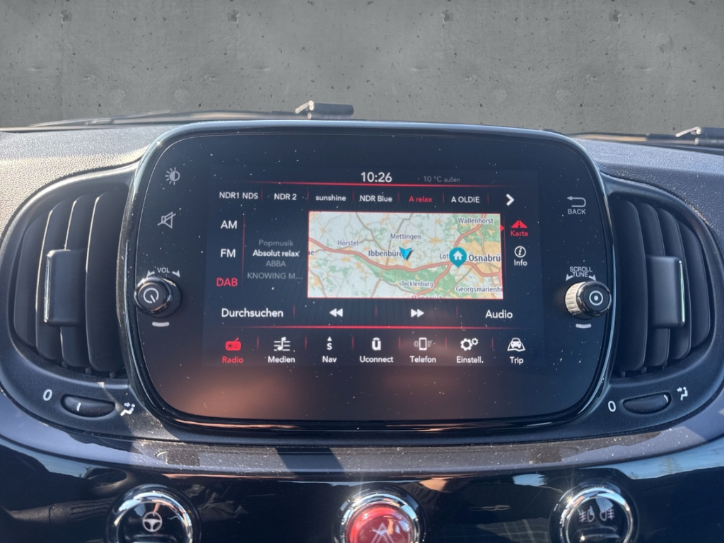 Fahrzeugabbildung Fiat 500 Lounge Berganfahrass. ESP Radio ABS