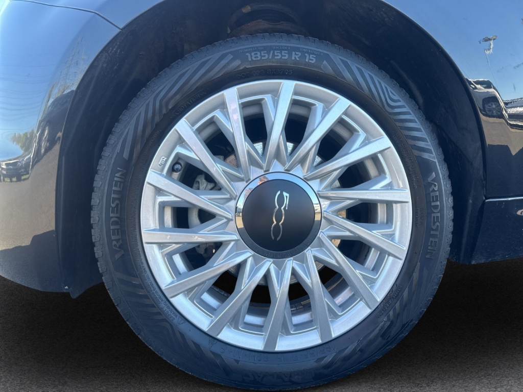 Fahrzeugabbildung Fiat 500 Lounge Berganfahrass. ESP Radio ABS