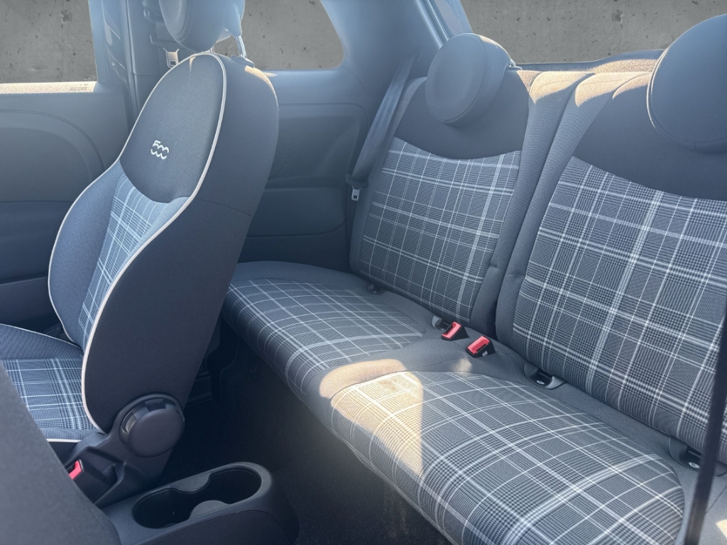 Fahrzeugabbildung Fiat 500 Lounge Berganfahrass. ESP Radio ABS