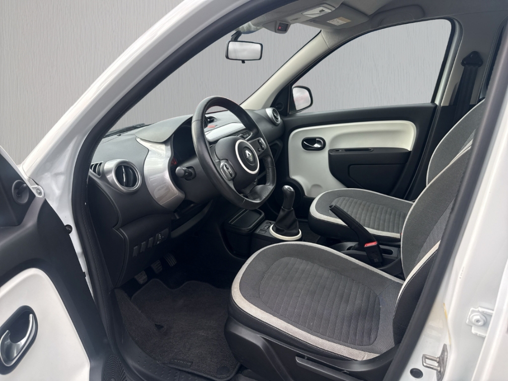 Fahrzeugabbildung Renault Twingo Limited Tempomat Radio ZV DAB GA Speedlimiter Klima