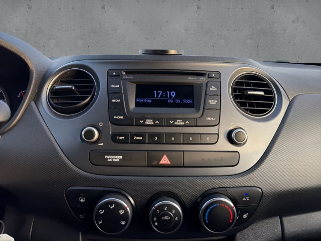 Fahrzeugabbildung Hyundai i10 1.0 Passion Bluetooth SHZ Klima