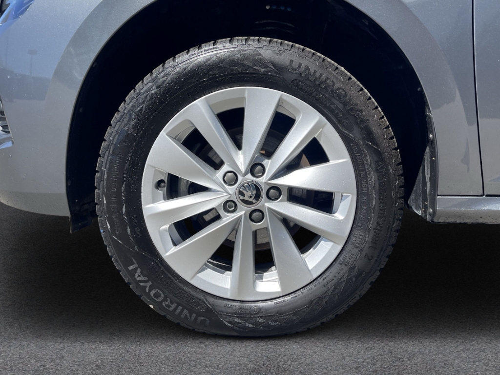 Fahrzeugabbildung SKODA Kamiq Selection 1.0 TSI DSG LED VC SHZ PDC Alu App