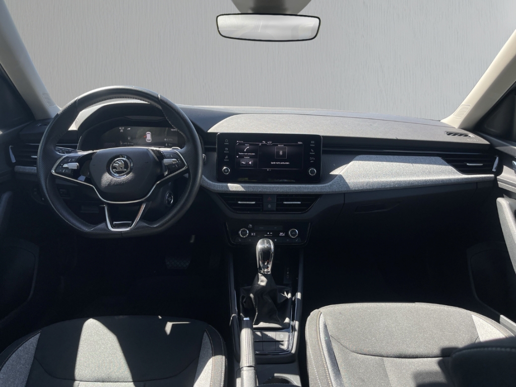 Fahrzeugabbildung SKODA Kamiq Selection 1.0 TSI DSG LED VC SHZ PDC Alu App