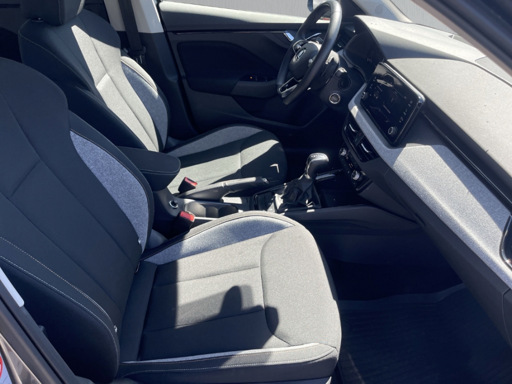 Fahrzeugabbildung SKODA Kamiq Selection 1.0 TSI DSG LED VC SHZ PDC Alu App